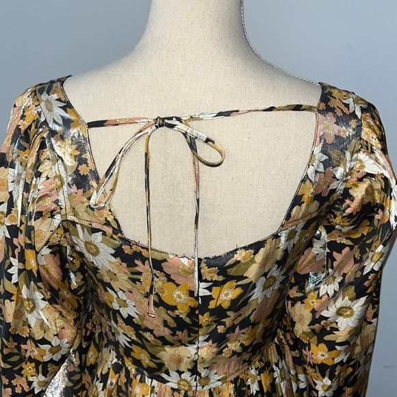 Altar'd State Shiny Shimmer Daisy Babydoll Dress Size Medium Puff Sleeve Floral - Picture 6 of 10